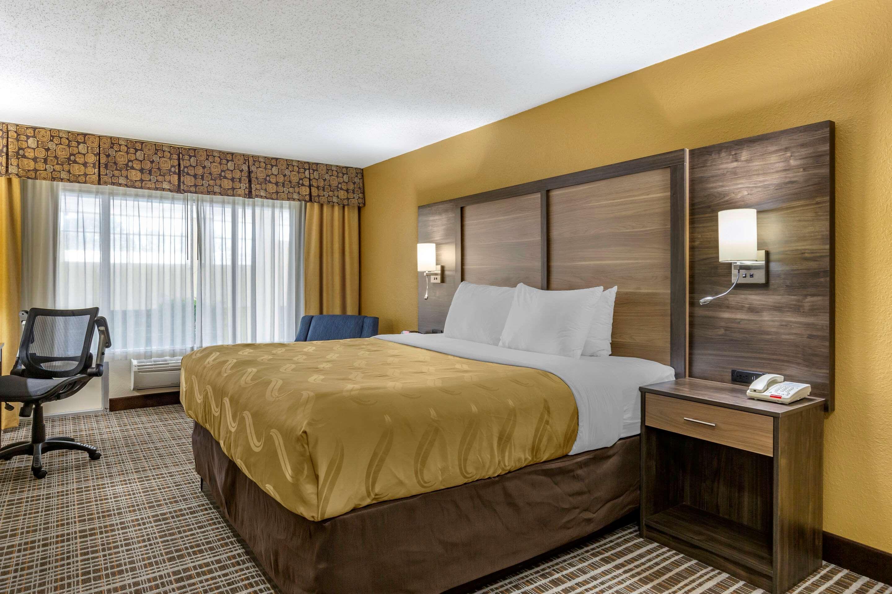 Quality Inn & Suites - Greensboro-High Point Extérieur photo