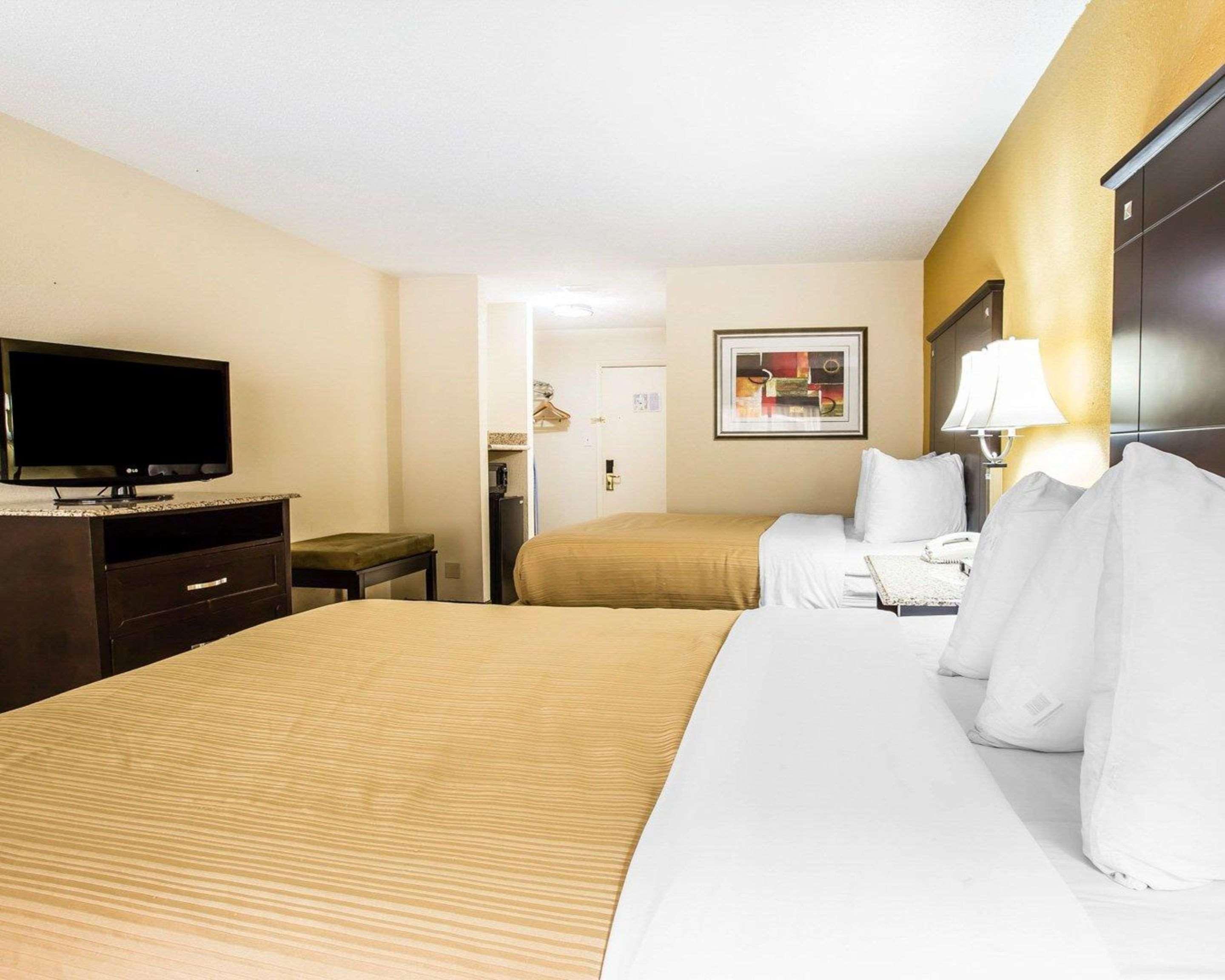Quality Inn & Suites - Greensboro-High Point Extérieur photo