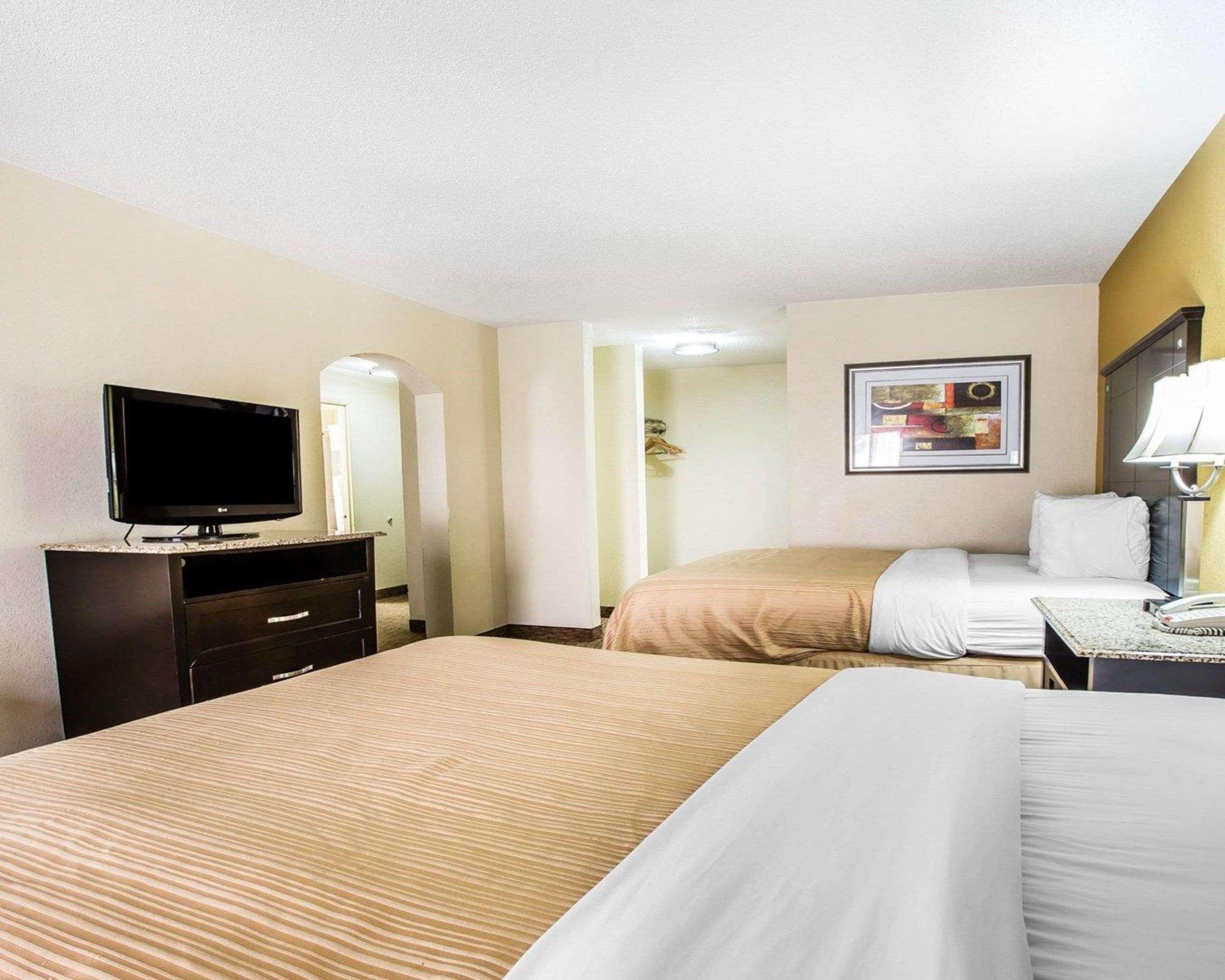 Quality Inn & Suites - Greensboro-High Point Extérieur photo