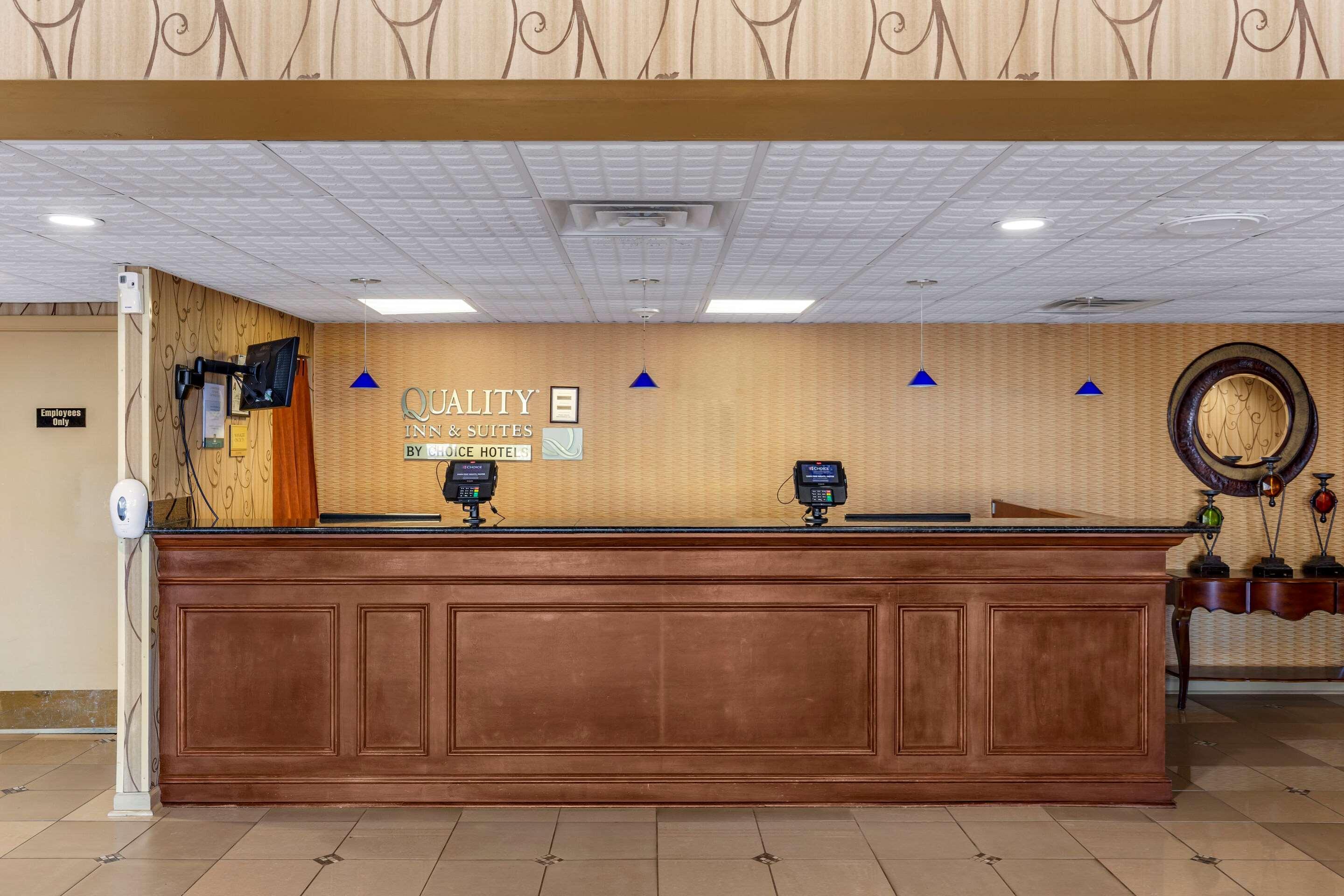 Quality Inn & Suites - Greensboro-High Point Extérieur photo
