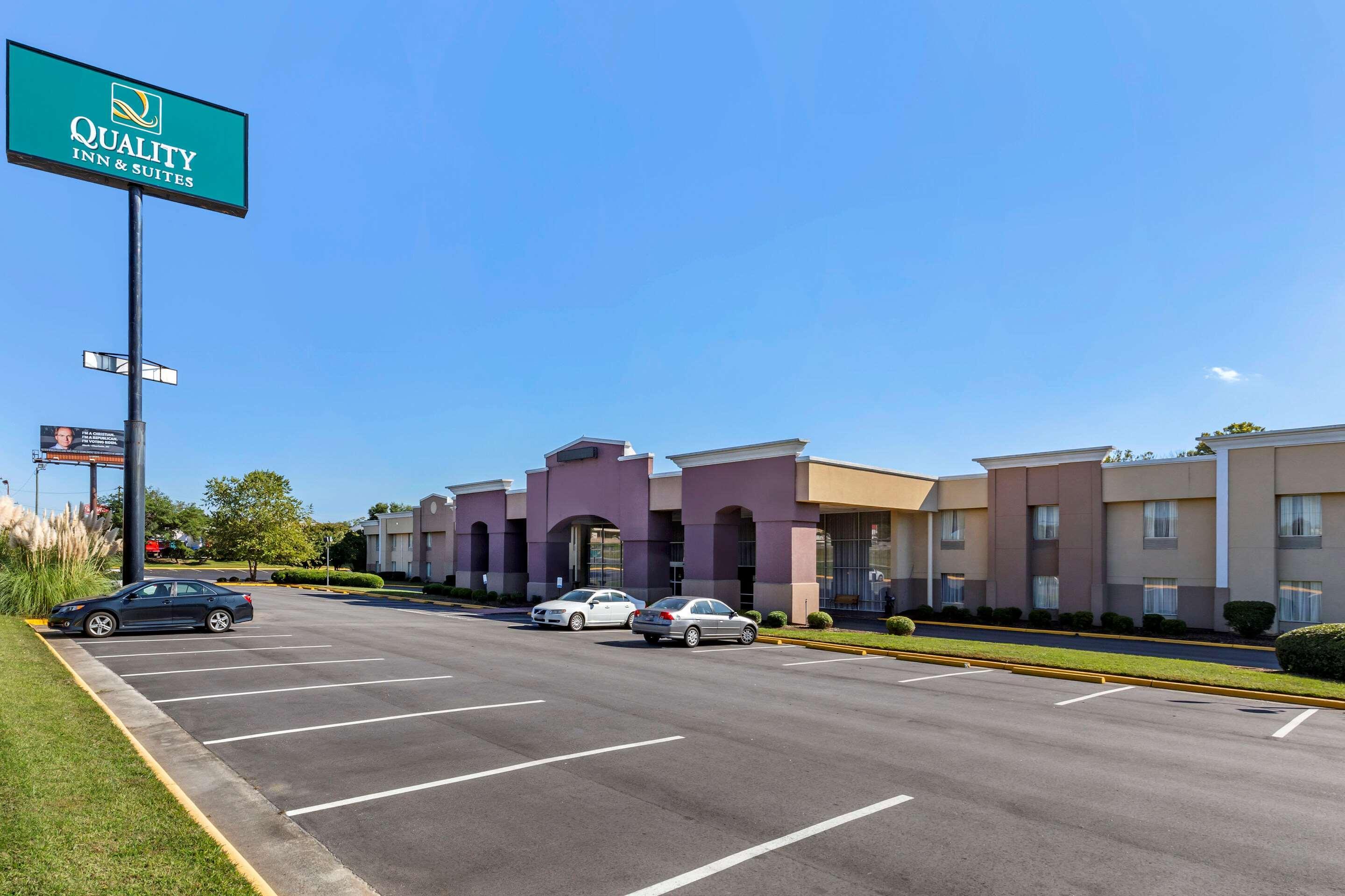 Quality Inn & Suites - Greensboro-High Point Extérieur photo