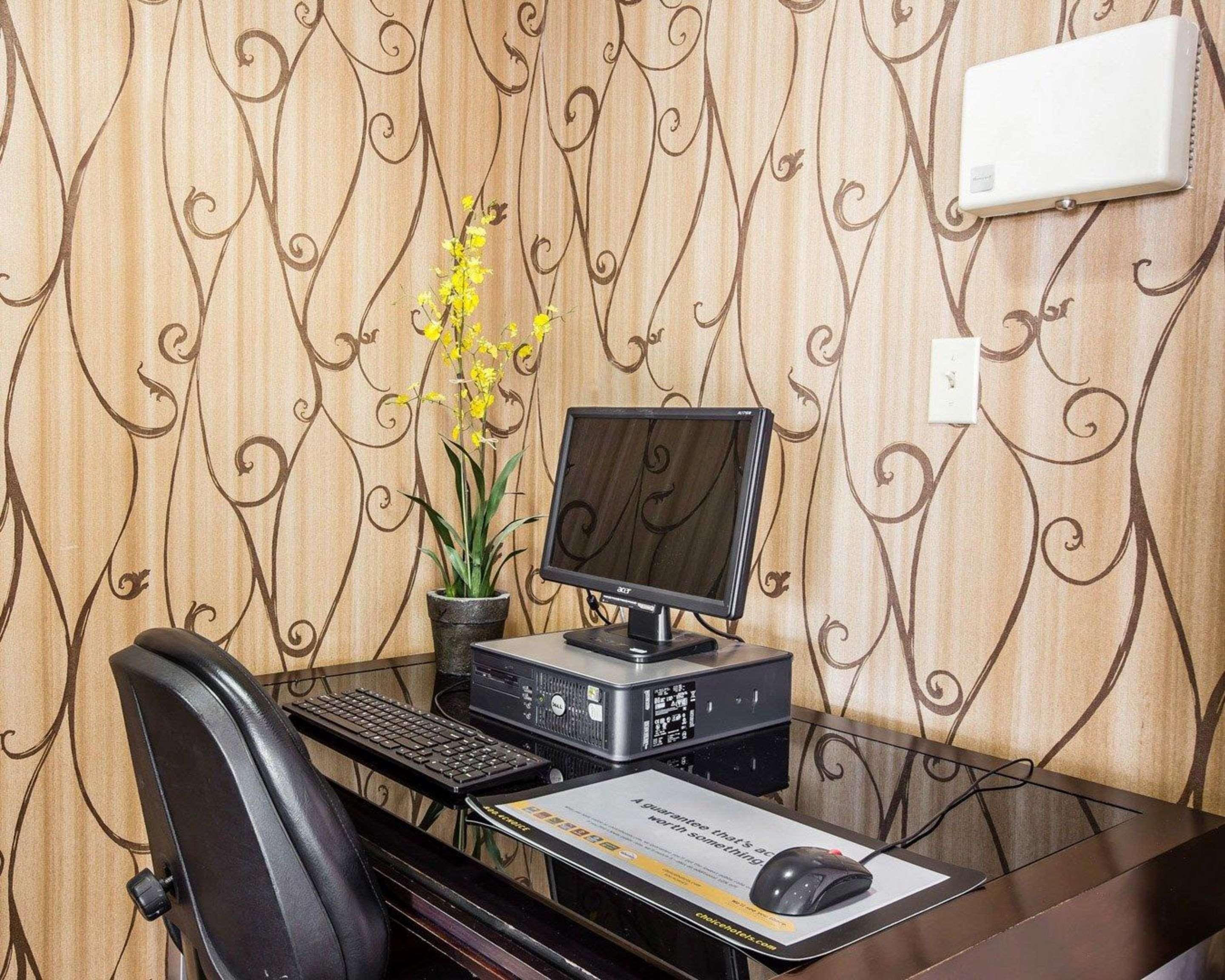 Quality Inn & Suites - Greensboro-High Point Extérieur photo