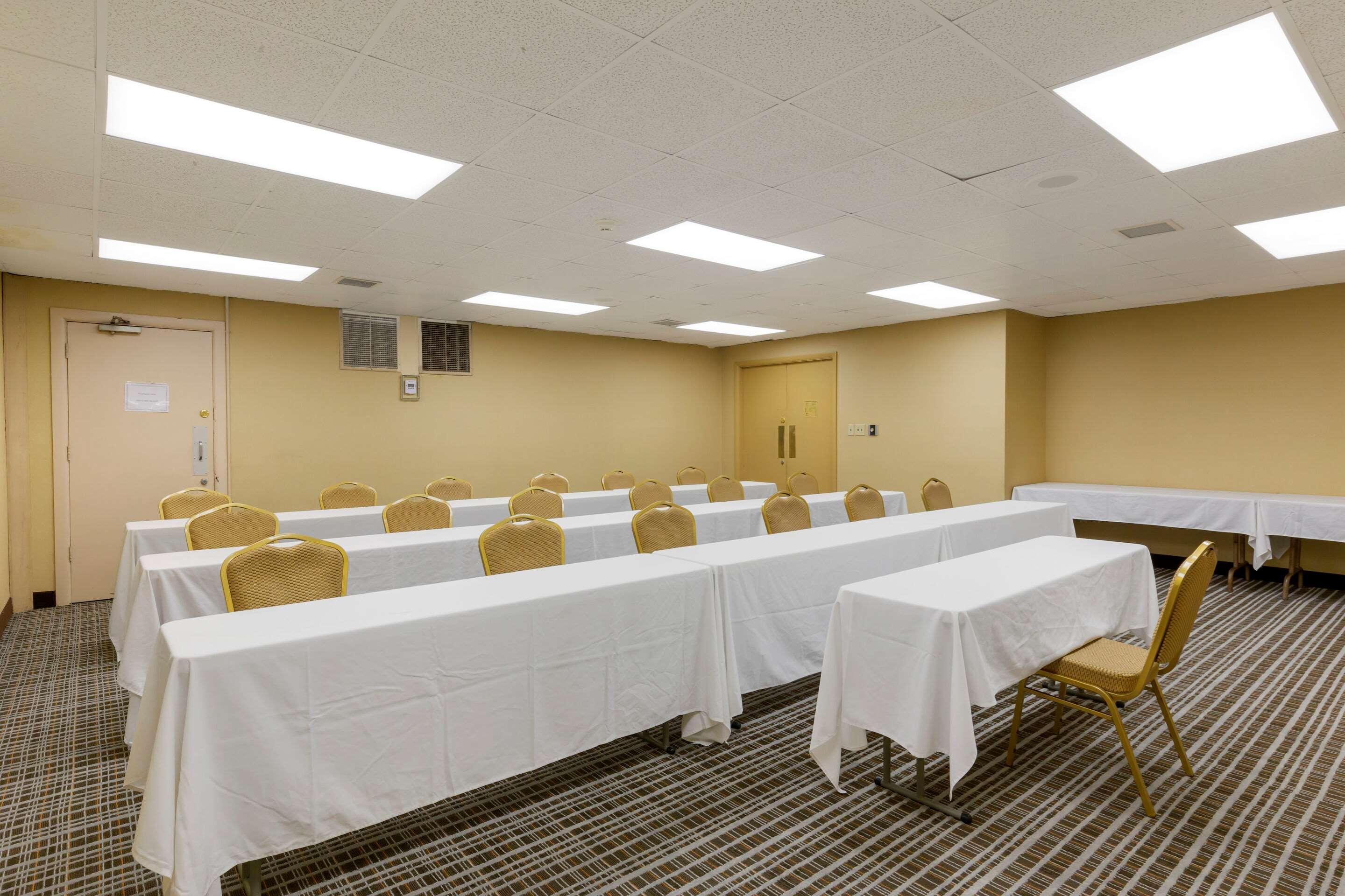 Quality Inn & Suites - Greensboro-High Point Extérieur photo